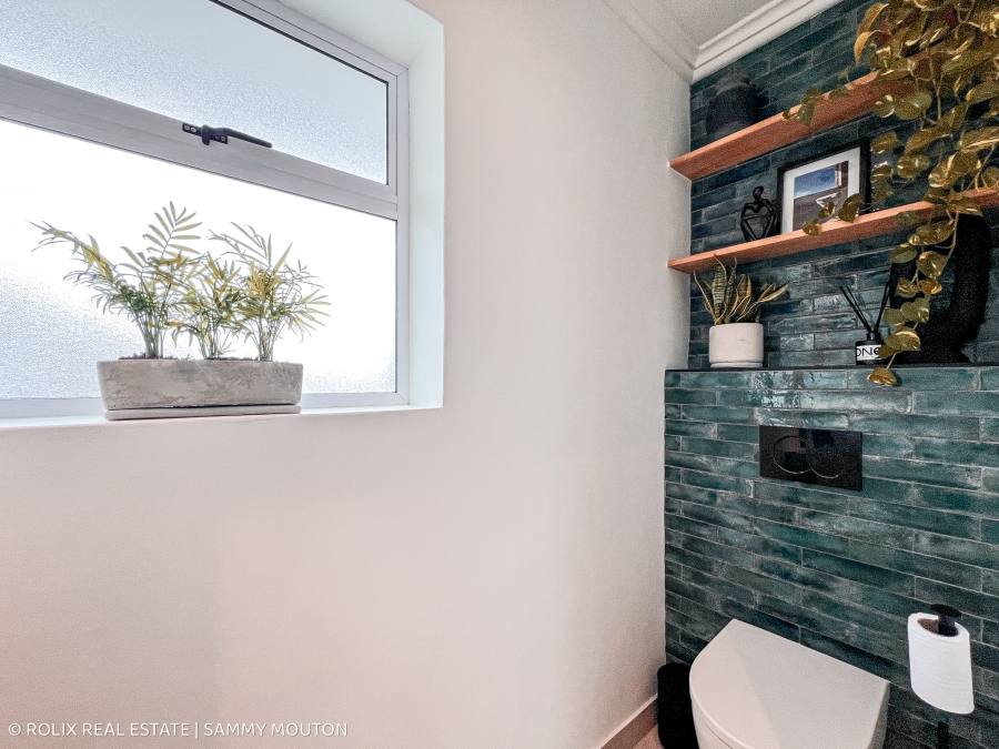 To Let 1 Bedroom Property for Rent in Sea Point Western Cape